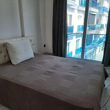 Luxury 1 Bedroom Flat In * אלאניה